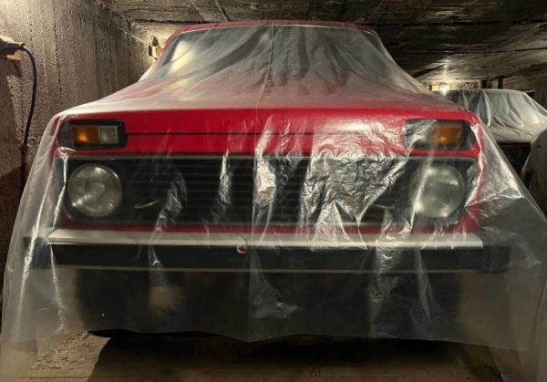 43-летнюю «Ниву» выставили на продажу по цене нового Mercedes-Maybach 43-летнюю «Ниву» выставили на продажу по цене нового Mercedes-Maybach