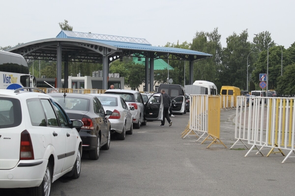 Как сегодня белорусы проходят границу на легковых авто