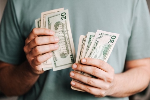 За сколько лет белорусы могут заработать миллион долларов? За сколько лет белорусы могут заработать миллион долларов?