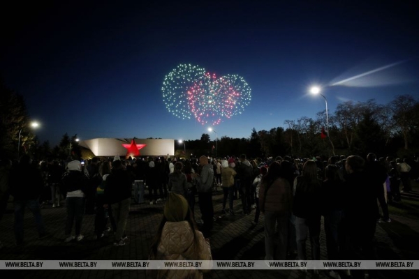 Праздничным салютом завершилось празднование Дня Победы в Бресте Праздничным салютом завершилось празднование Дня Победы в Бресте