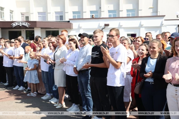 Александр Лукашенко с рабочей поездкой прибыл в Брестскую область. Подробности Александр Лукашенко с рабочей поездкой прибыл в Брестскую область. Подробности