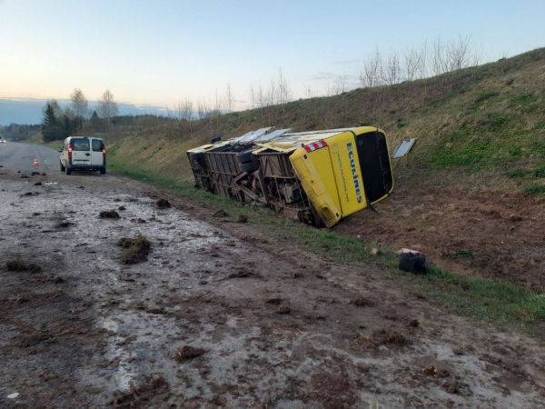 Автобус с пассажирами съехал в кювет на трассе М7 Автобус с пассажирами съехал в кювет на трассе М7