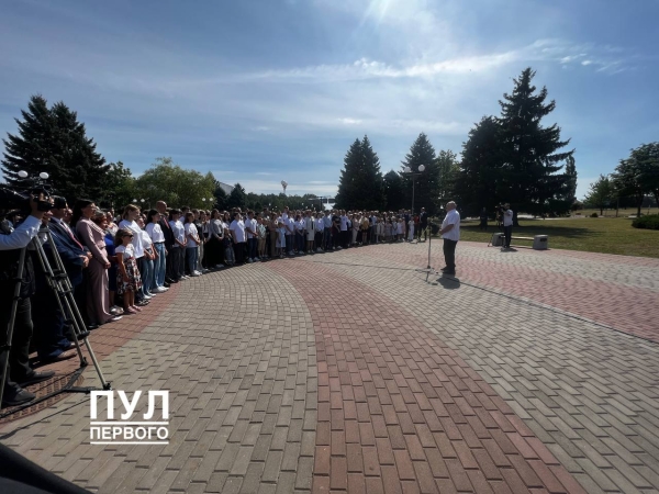 Александр Лукашенко с рабочей поездкой прибыл в Брестскую область. Подробности Александр Лукашенко с рабочей поездкой прибыл в Брестскую область. Подробности