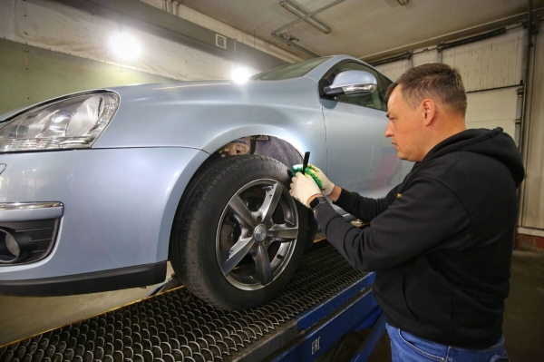 «Брал новым у дилера в 2009 году». Белорус показал VW Jetta 1.9 TDI, который до сих пор обслуживает у «официалов»