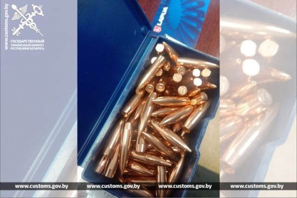 Брестские таможенники обнаружили спрятанные в грузовике 500 пуль