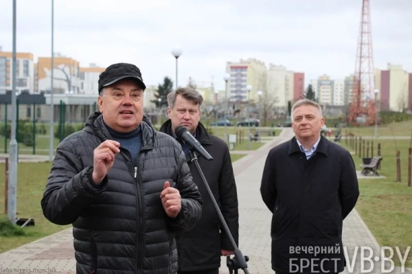 Парк тысячелетия Бреста прирос липами