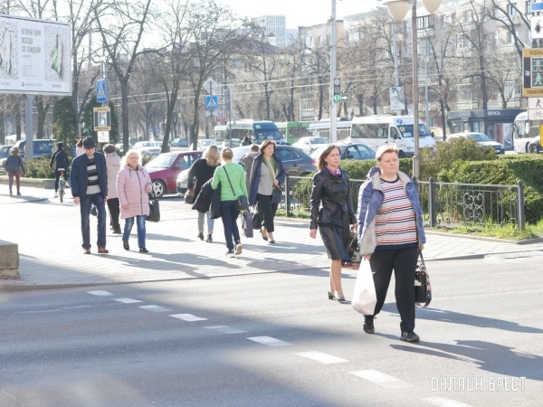 «Отрабатывать большие выходные придется осенью — как это возможно?» Ситуация на работе