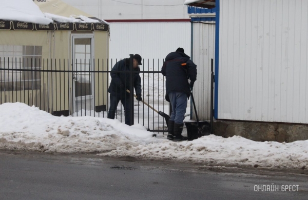 Почему службы ЖКХ не справляются с уборкой снега, рассказал министр Почему службы ЖКХ не справляются с уборкой снега, рассказал министр