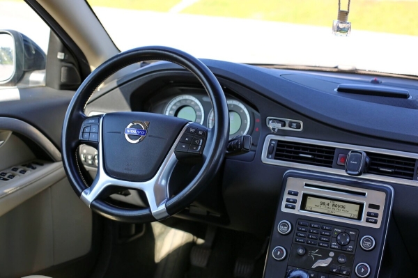 Белорус купил 13-летний Volvo из Европы: «Машина привезена перегонщиком, а растаможена через льготников»