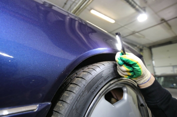 Белорус показал Mercedes-Benz C124 в идеальном состоянии. Узнали, как «немец» выжил в Беларуси