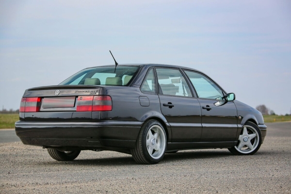 «Покраска обошлась в $3 200». В Беларуси нашли редкий VW Passat VR6 (B4) «Покраска обошлась в $3 200». В Беларуси нашли редкий VW Passat VR6 (B4)