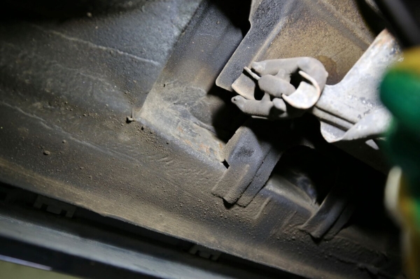 Белорус показал Mercedes-Benz C124 в идеальном состоянии. Узнали, как «немец» выжил в Беларуси