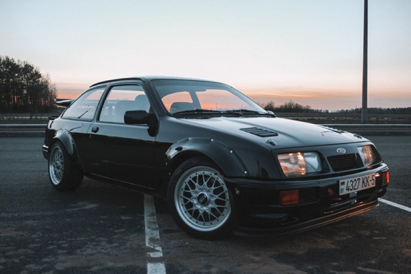 Белорус собрал реплику Ford Cosworth RS500 на собственный лад Белорус собрал реплику Ford Cosworth RS500 на собственный лад
