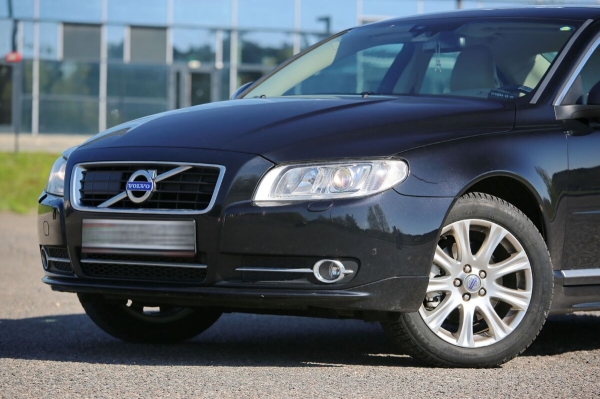 Белорус купил 13-летний Volvo из Европы: «Машина привезена перегонщиком, а растаможена через льготников»