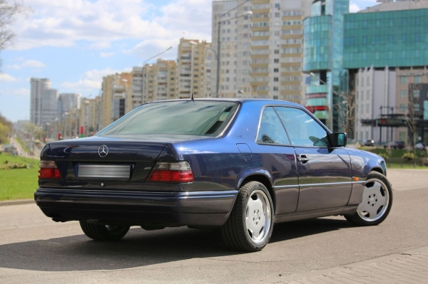 Белорус показал Mercedes-Benz C124 в идеальном состоянии. Узнали, как «немец» выжил в Беларуси