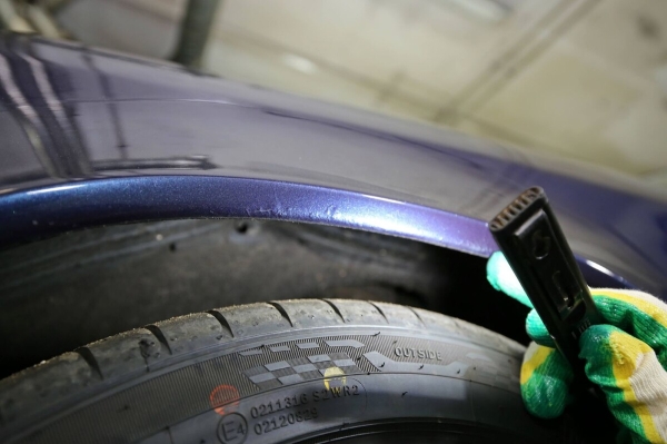 Белорус показал Mercedes-Benz C124 в идеальном состоянии. Узнали, как «немец» выжил в Беларуси