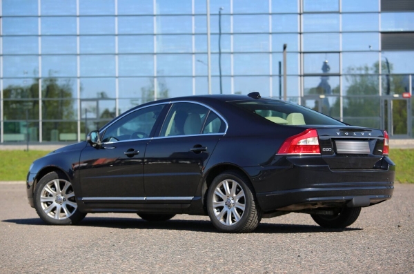 Белорус купил 13-летний Volvo из Европы: «Машина привезена перегонщиком, а растаможена через льготников»