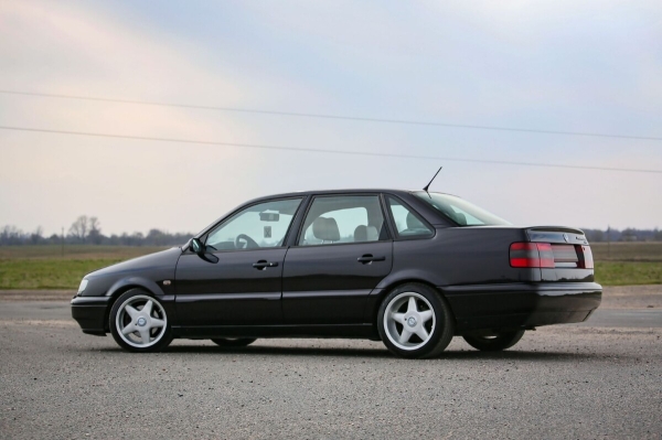«Покраска обошлась в $3 200». В Беларуси нашли редкий VW Passat VR6 (B4) «Покраска обошлась в $3 200». В Беларуси нашли редкий VW Passat VR6 (B4)