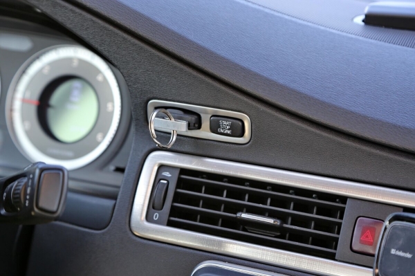 Белорус купил 13-летний Volvo из Европы: «Машина привезена перегонщиком, а растаможена через льготников»