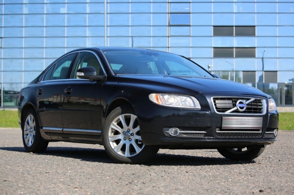 Белорус купил 13-летний Volvo из Европы: «Машина привезена перегонщиком, а растаможена через льготников»