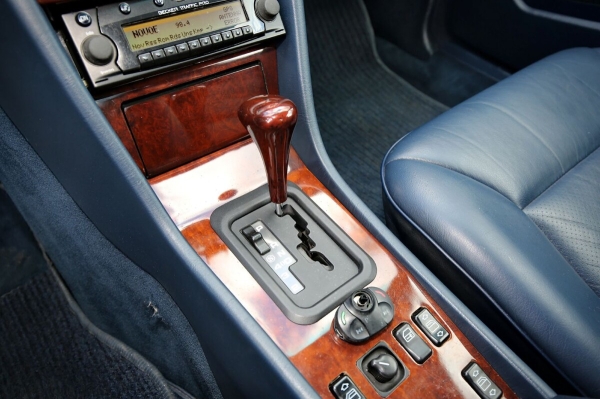 Белорус показал Mercedes-Benz C124 в идеальном состоянии. Узнали, как «немец» выжил в Беларуси