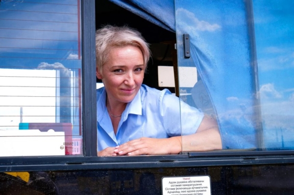 «Главное – не расслабиться и не уехать в закат». Воспитатель садика стала водителем автобуса «Главное – не расслабиться и не уехать в закат». Воспитатель садика стала водителем автобуса