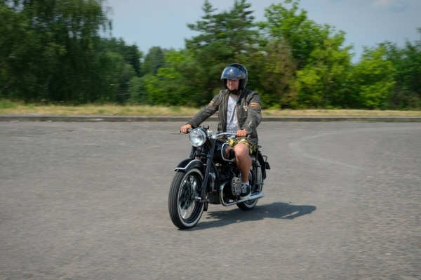 «Урал М-72», на который потратили $4 700. Белорус вдохнул жизнь в 68-летний советский байк «Урал М-72», на который потратили $4 700. Белорус вдохнул жизнь в 68-летний советский байк