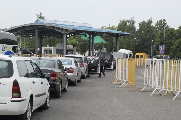 «Грубо говоря, мы откатились в 90-е». Польский брокер прокомментировал ситуацию с покупкой ОС Graniczna на границе «Грубо говоря, мы откатились в 90-е». Польский брокер прокомментировал ситуацию с покупкой ОС Graniczna на границе