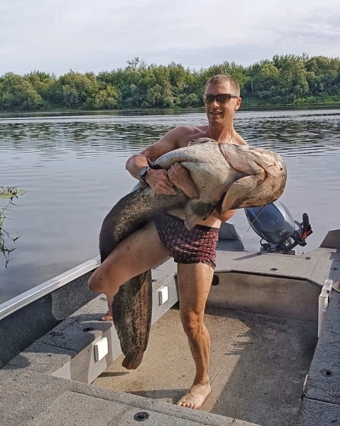 Сома-гиганта выловили в Полоцком районе Сома-гиганта выловили в Полоцком районе