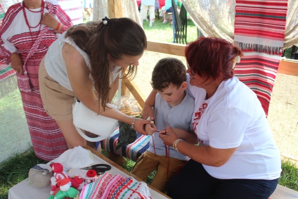 Дискотека, лазерное шоу, красочный фейерверк. Смотрите, как в Пинском районе прошел гастрономический и экологический фестиваль «Полесский вьюн» Дискотека, лазерное шоу, красочный фейерверк. Смотрите, как в Пинском районе прошел гастрономический и экологический фестиваль «Полесский вьюн»