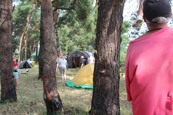 Дискотека, лазерное шоу, красочный фейерверк. Смотрите, как в Пинском районе прошел гастрономический и экологический фестиваль «Полесский вьюн» Дискотека, лазерное шоу, красочный фейерверк. Смотрите, как в Пинском районе прошел гастрономический и экологический фестиваль «Полесский вьюн»