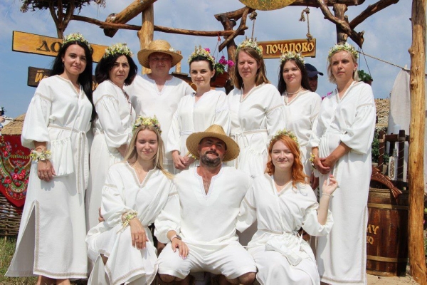 Дискотека, лазерное шоу, красочный фейерверк. Смотрите, как в Пинском районе прошел гастрономический и экологический фестиваль «Полесский вьюн» Дискотека, лазерное шоу, красочный фейерверк. Смотрите, как в Пинском районе прошел гастрономический и экологический фестиваль «Полесский вьюн»