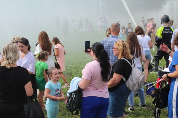 Дискотека, лазерное шоу, красочный фейерверк. Смотрите, как в Пинском районе прошел гастрономический и экологический фестиваль «Полесский вьюн» Дискотека, лазерное шоу, красочный фейерверк. Смотрите, как в Пинском районе прошел гастрономический и экологический фестиваль «Полесский вьюн»