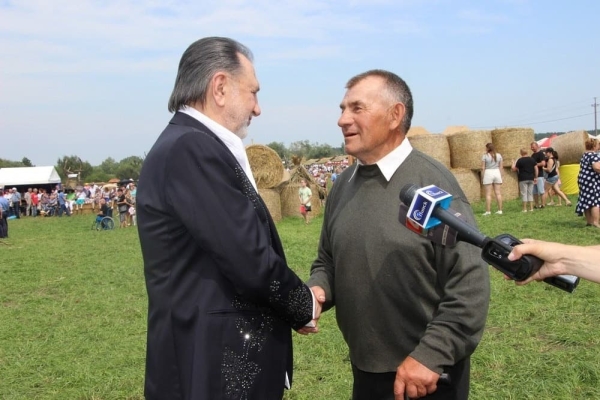 Дискотека, лазерное шоу, красочный фейерверк. Смотрите, как в Пинском районе прошел гастрономический и экологический фестиваль «Полесский вьюн» Дискотека, лазерное шоу, красочный фейерверк. Смотрите, как в Пинском районе прошел гастрономический и экологический фестиваль «Полесский вьюн»