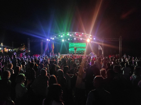 Дискотека, лазерное шоу, красочный фейерверк. Смотрите, как в Пинском районе прошел гастрономический и экологический фестиваль «Полесский вьюн» Дискотека, лазерное шоу, красочный фейерверк. Смотрите, как в Пинском районе прошел гастрономический и экологический фестиваль «Полесский вьюн»