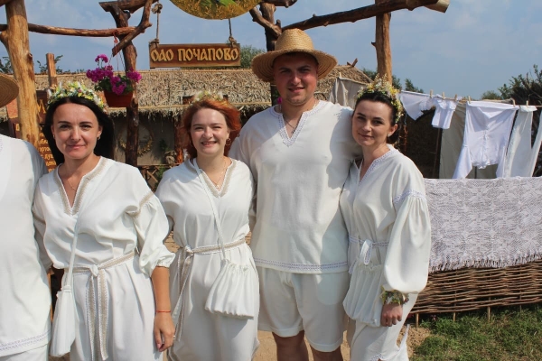 Дискотека, лазерное шоу, красочный фейерверк. Смотрите, как в Пинском районе прошел гастрономический и экологический фестиваль «Полесский вьюн» Дискотека, лазерное шоу, красочный фейерверк. Смотрите, как в Пинском районе прошел гастрономический и экологический фестиваль «Полесский вьюн»