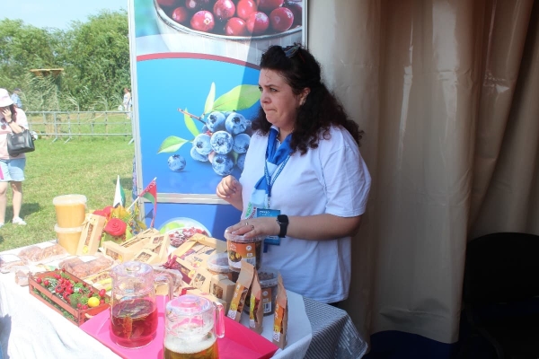 Дискотека, лазерное шоу, красочный фейерверк. Смотрите, как в Пинском районе прошел гастрономический и экологический фестиваль «Полесский вьюн» Дискотека, лазерное шоу, красочный фейерверк. Смотрите, как в Пинском районе прошел гастрономический и экологический фестиваль «Полесский вьюн»