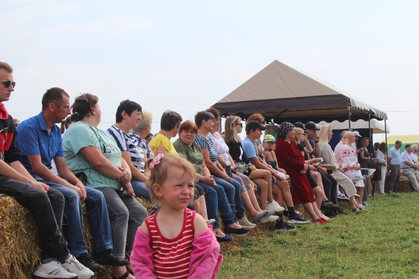 Дискотека, лазерное шоу, красочный фейерверк. Смотрите, как в Пинском районе прошел гастрономический и экологический фестиваль «Полесский вьюн» Дискотека, лазерное шоу, красочный фейерверк. Смотрите, как в Пинском районе прошел гастрономический и экологический фестиваль «Полесский вьюн»