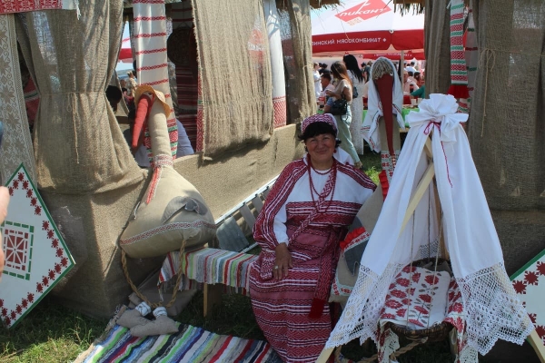 Дискотека, лазерное шоу, красочный фейерверк. Смотрите, как в Пинском районе прошел гастрономический и экологический фестиваль «Полесский вьюн» Дискотека, лазерное шоу, красочный фейерверк. Смотрите, как в Пинском районе прошел гастрономический и экологический фестиваль «Полесский вьюн»