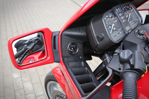 Белорус купил в США 27-летний мотоцикл BMW K1100 RS