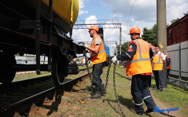В музее железной дороги в Барановичах – новый экспонат весом 13 тонн