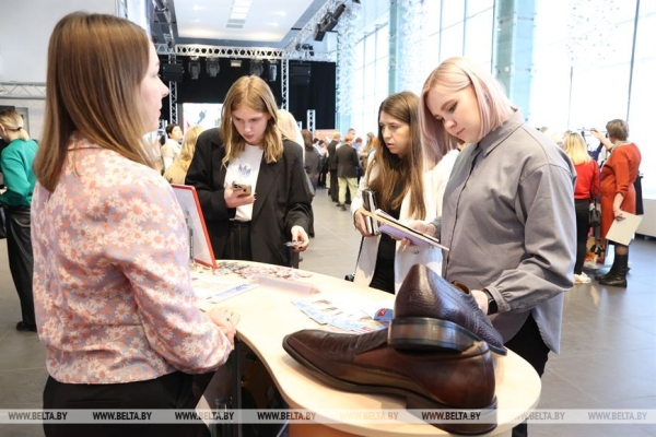 Цены на школьную форму вырастут в новом учебном году – и вот насколько Цены на школьную форму вырастут в новом учебном году – и вот насколько