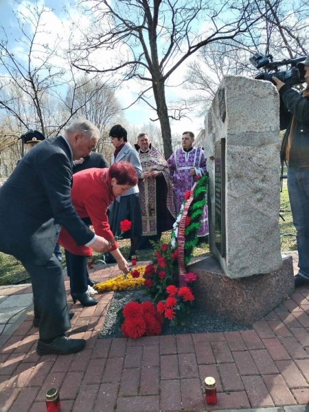 На Гарнизонном кладбище Бреста почтили память узников и жертв концлагерей и гетто