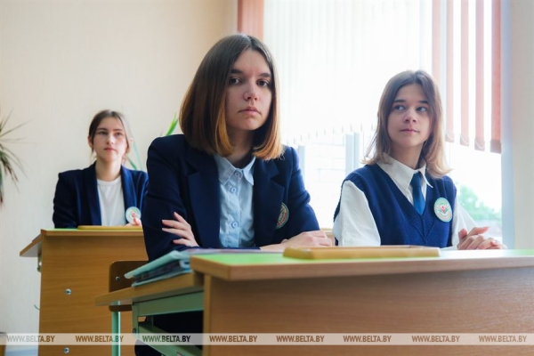 «Мы как одна семья». Выпускники сельской школы в Каменецком районе о школьных годах «Мы как одна семья». Выпускники сельской школы в Каменецком районе о школьных годах