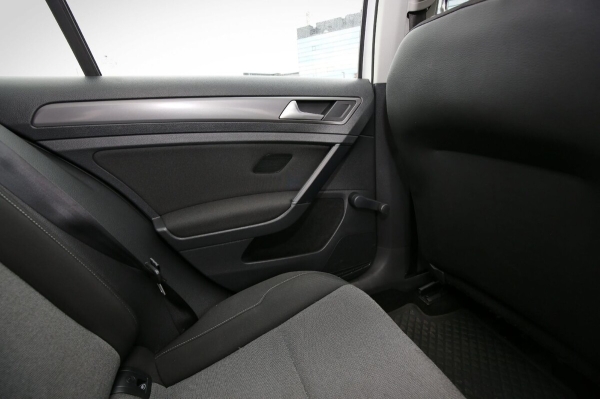 Белорус купил «непроходной» VW Golf, но выставил его на продажу. Чем не понравился 1,2-литровый хетчбэк?