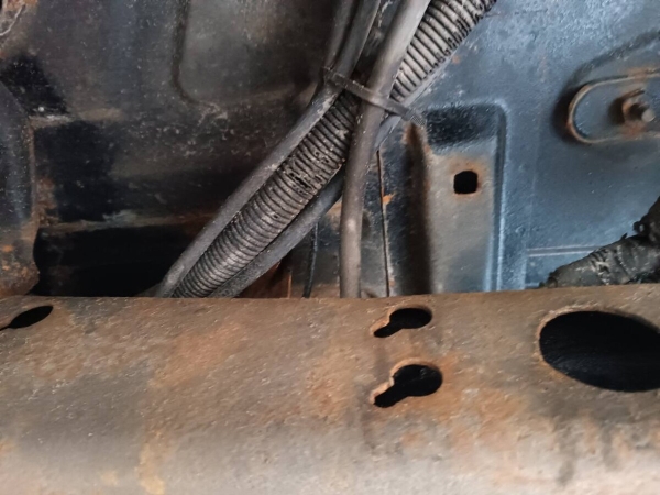 «Все гофры с проводкой посечены песком!». Белорусу так отпескоструили Cadillac, что у машины отказала электроника и кузов начал ржаветь «Все гофры с проводкой посечены песком!». Белорусу так отпескоструили Cadillac, что у машины отказала электроника и кузов начал ржаветь