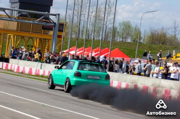 Белорусы «случайно» собрали самый быстрый Largus в мире Белорусы «случайно» собрали самый быстрый Largus в мире