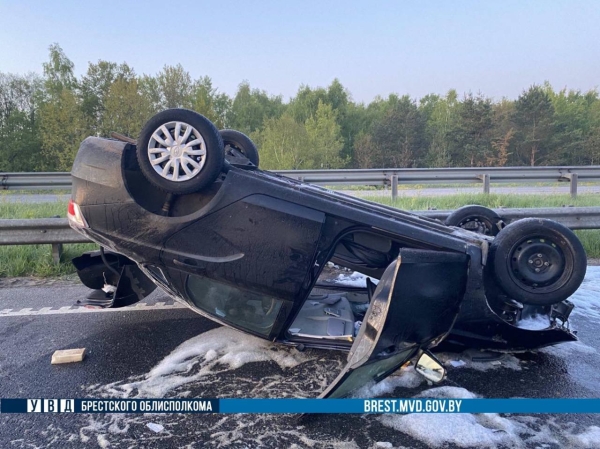 Недалеко от Бреста произошло серьезное ДТП. Подробности Недалеко от Бреста произошло серьезное ДТП. Подробности