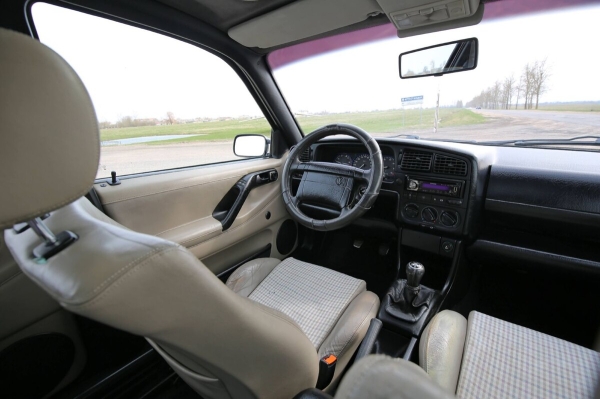 «Покраска обошлась в $3 200». В Беларуси нашли редкий VW Passat VR6 (B4) «Покраска обошлась в $3 200». В Беларуси нашли редкий VW Passat VR6 (B4)