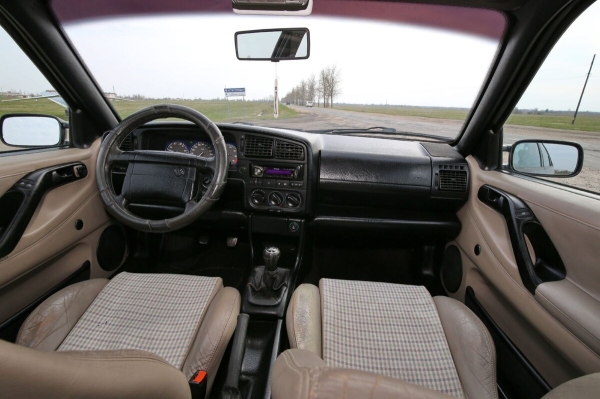 «Покраска обошлась в $3 200». В Беларуси нашли редкий VW Passat VR6 (B4) «Покраска обошлась в $3 200». В Беларуси нашли редкий VW Passat VR6 (B4)